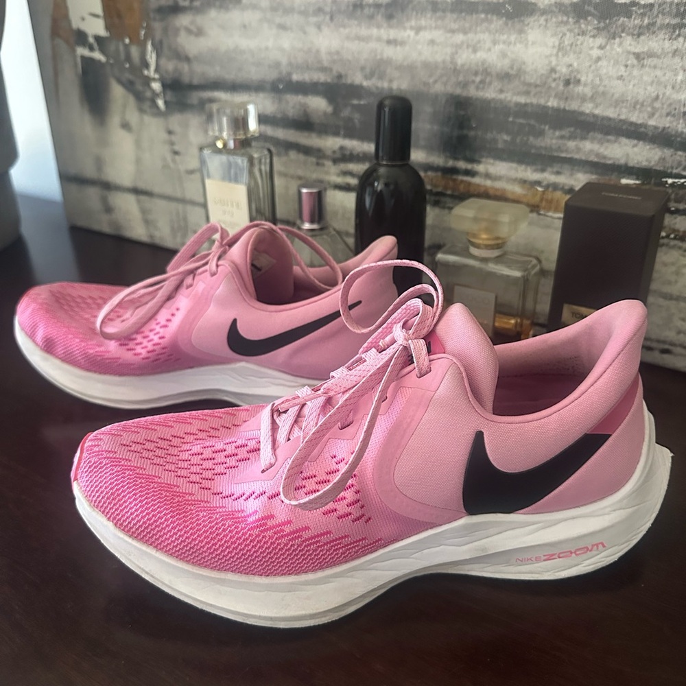 Nike Women's Pink and Black Athletic Shoes
